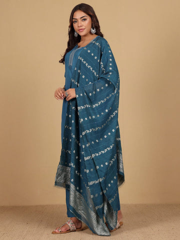 Varanga Women Thread detailed yoke Kurta and Trouser with Dupata